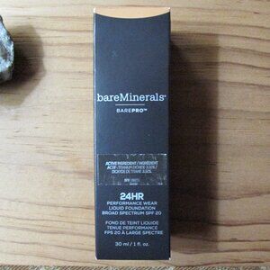 bareMinerals BarePro 24hr Performance Wear Liquid Foundation in Walnut
